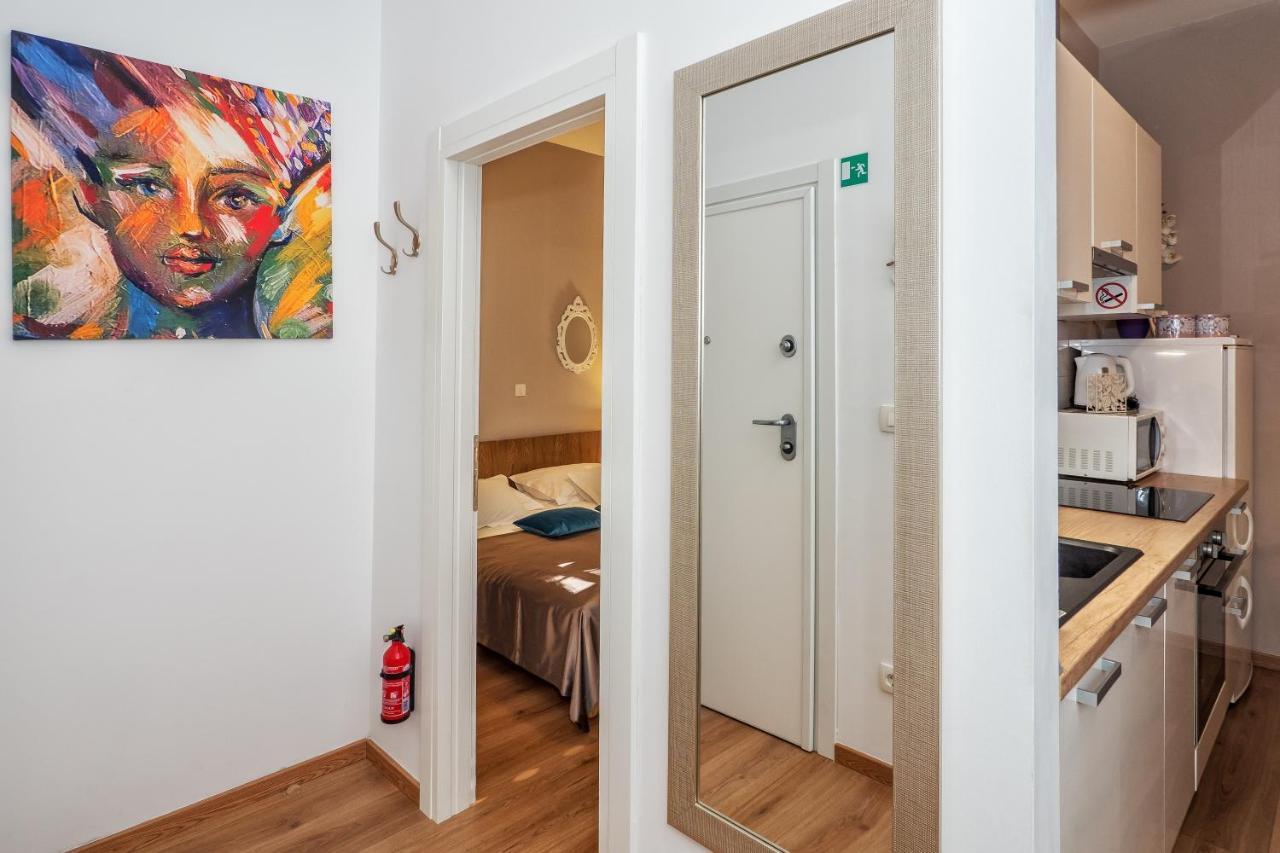 Apartment Queen Teuta In The Heart Of Split Historical Heritage Exterior foto